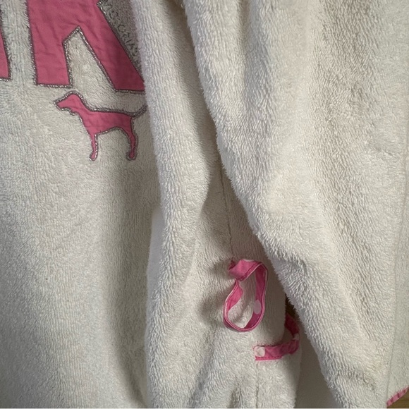 VS PINK ROBE - Picture 9 of 10